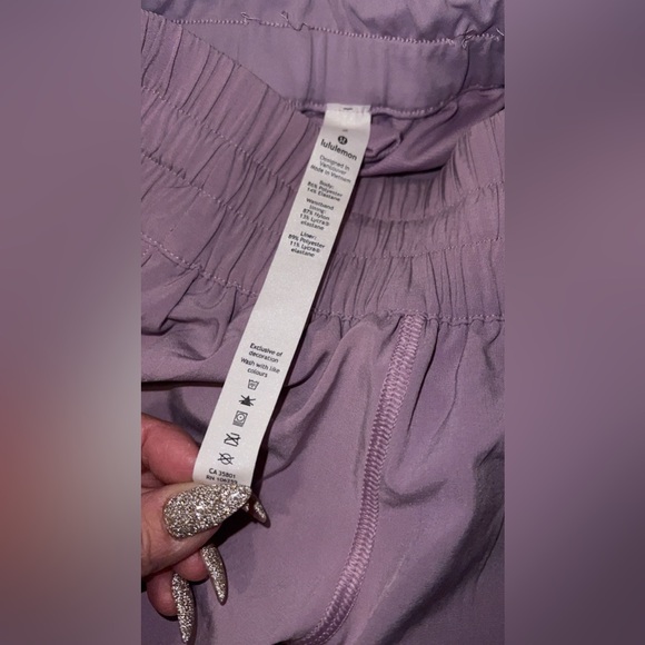 Lululemon Tracker Short SIZE 2 with a 4" inseam
Violetta - Picture 8 of 12